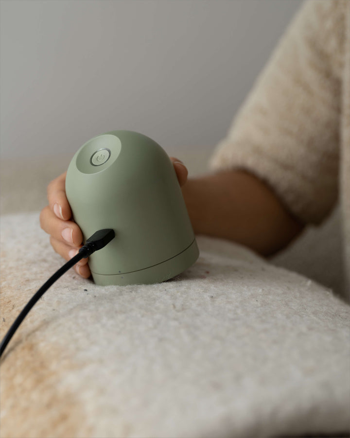 Steamery Pilo 2 Fabric Shaver in Sage